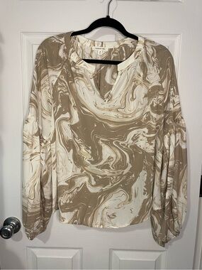 💃 AUGUST SKY V-neck Cream Tan Marble Swirl Print Lantern Balloon Sleeve Size M